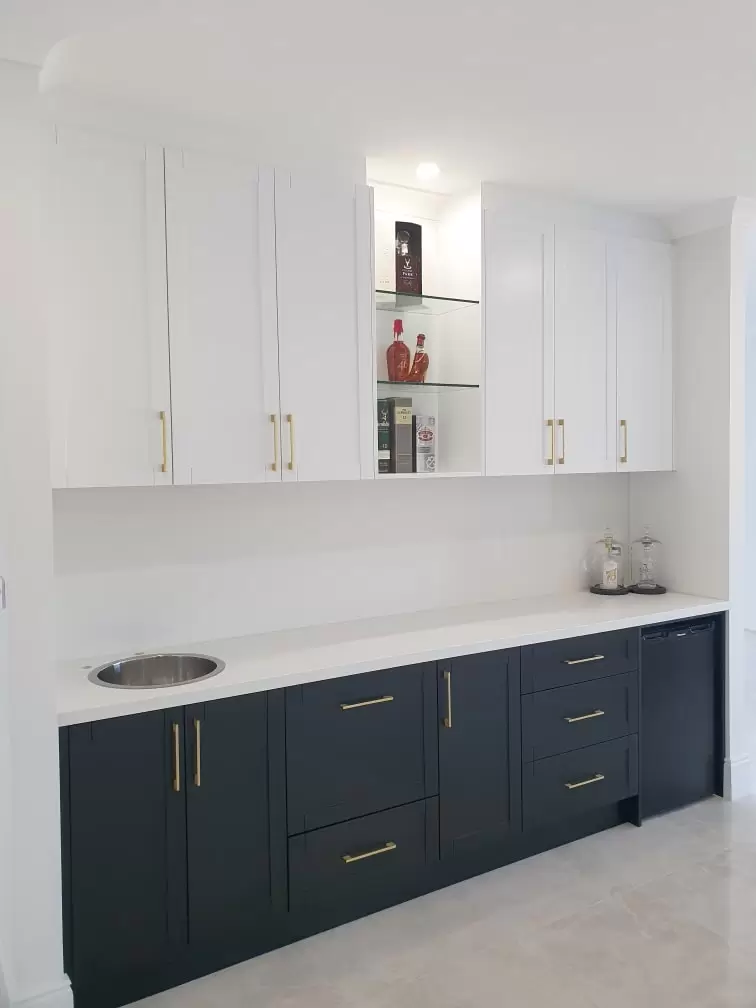 Kitchen Cabinets & Cupboards